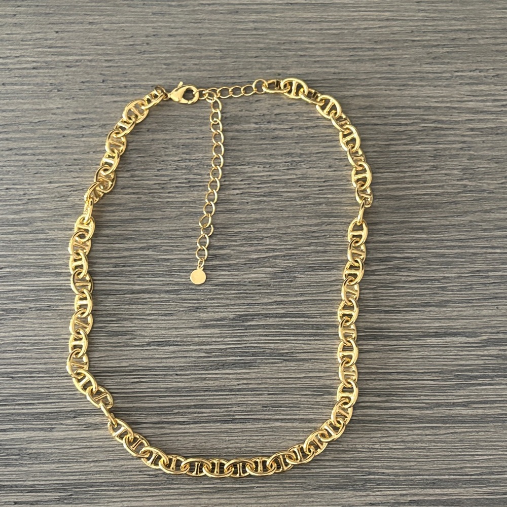 Elegant Gold Chain Necklace